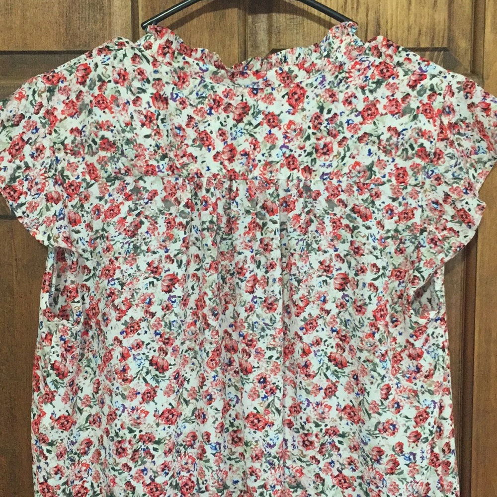 Really cute Spring/Summer top. - Picture 6 of 6